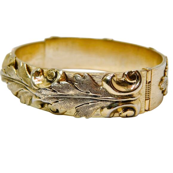 Vintage Whiting Davis Hinged Bangle Art Nouveau Leaf Relief Bracelet - Picture 1 of 11